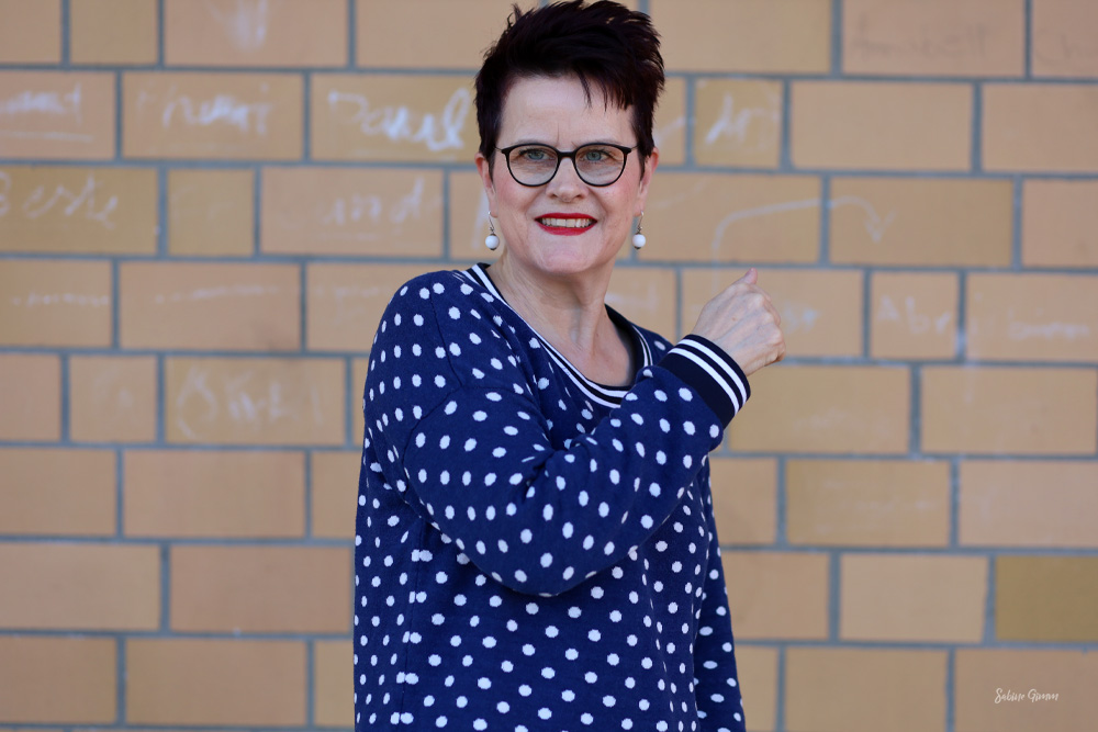 Pullover mit Strickbündchen aufgehübscht 2 Pullover mit Strickbündchen